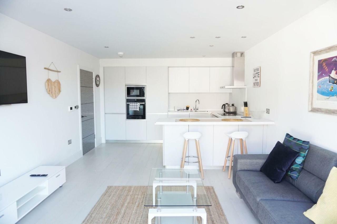 Saltwater Suites At Fistral New Quay Esterno foto