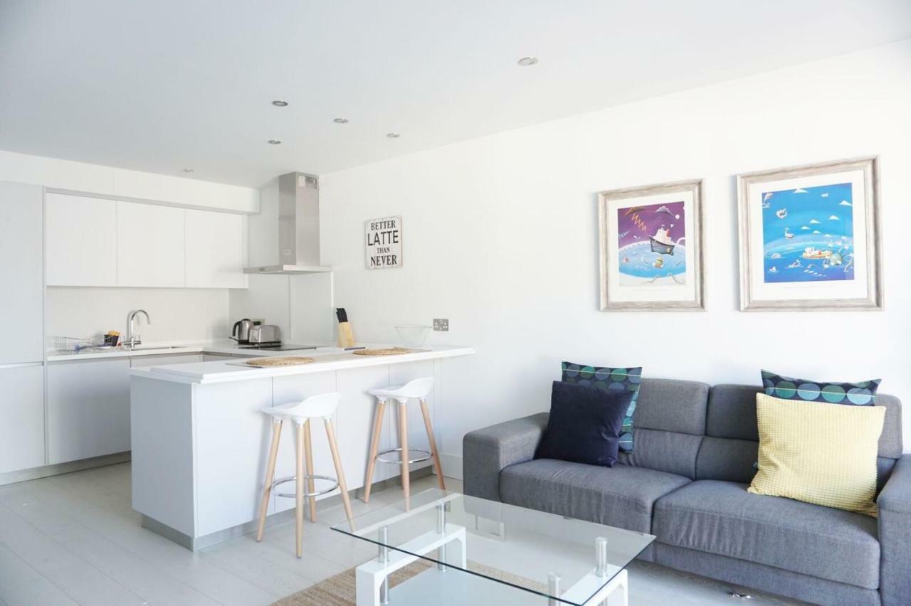 Saltwater Suites At Fistral New Quay Esterno foto
